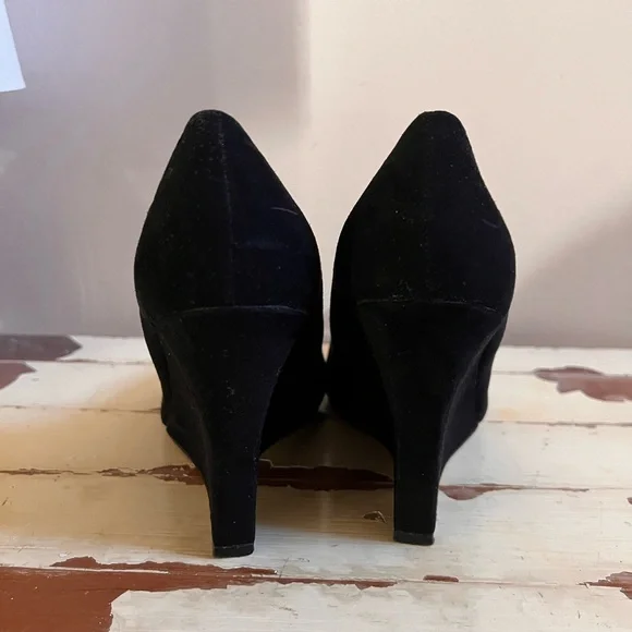 Express Black Suede Pointed Heels - Picture 3 of 3